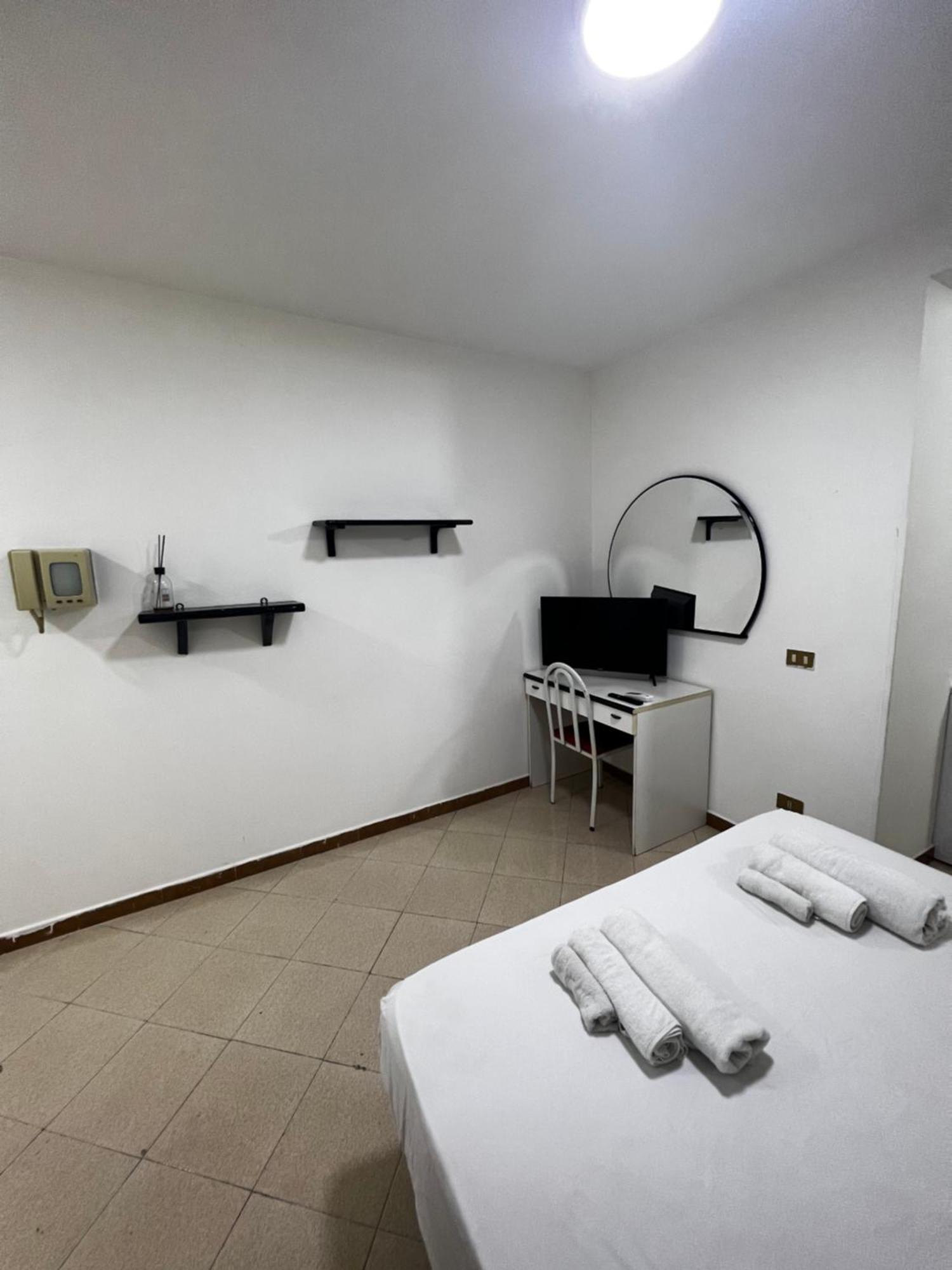 1 Room Apartment Near By Central Train Station Palermo Dış mekan fotoğraf