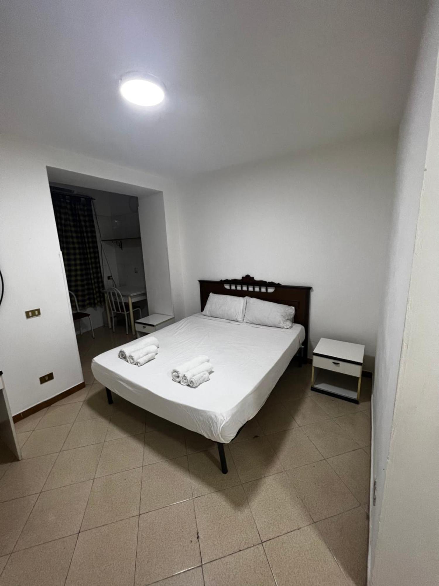 1 Room Apartment Near By Central Train Station Palermo Dış mekan fotoğraf